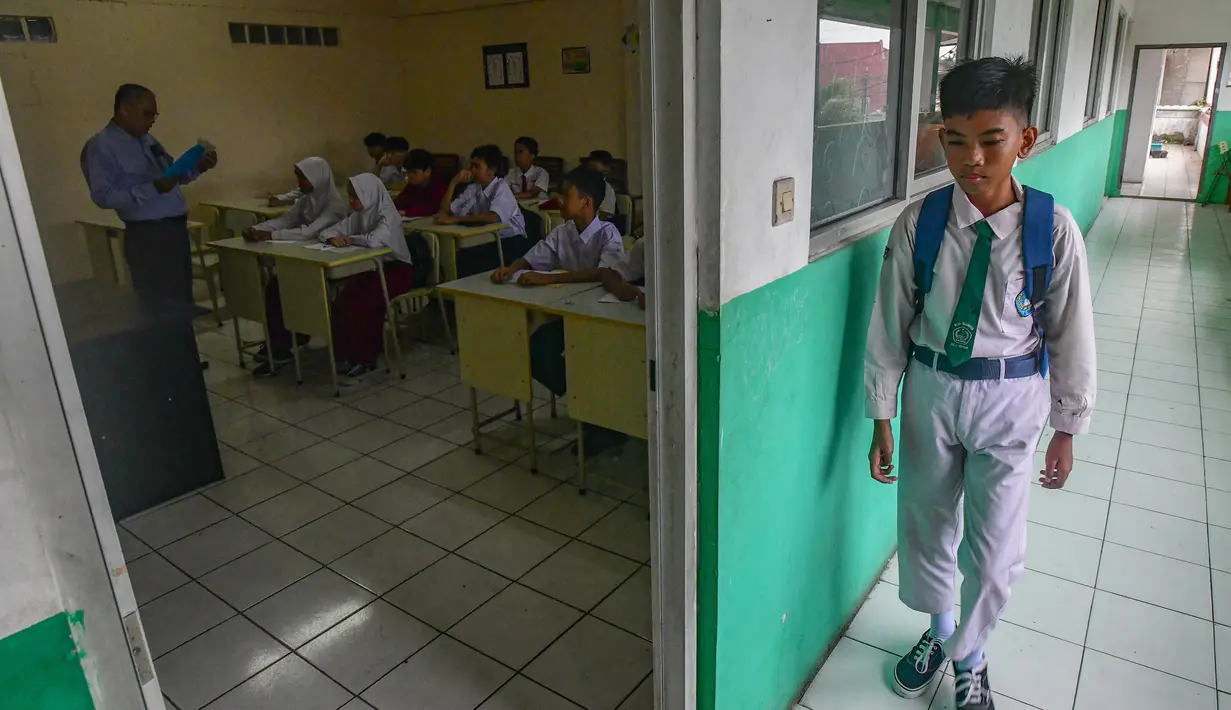 Program ini bertujuan untuk memastikan setiap anak di Depok memiliki kesempatan untuk mendapatkan pendidikan yang layak tanpa terkendala biaya. (merdeka.com/Arie Basuki)