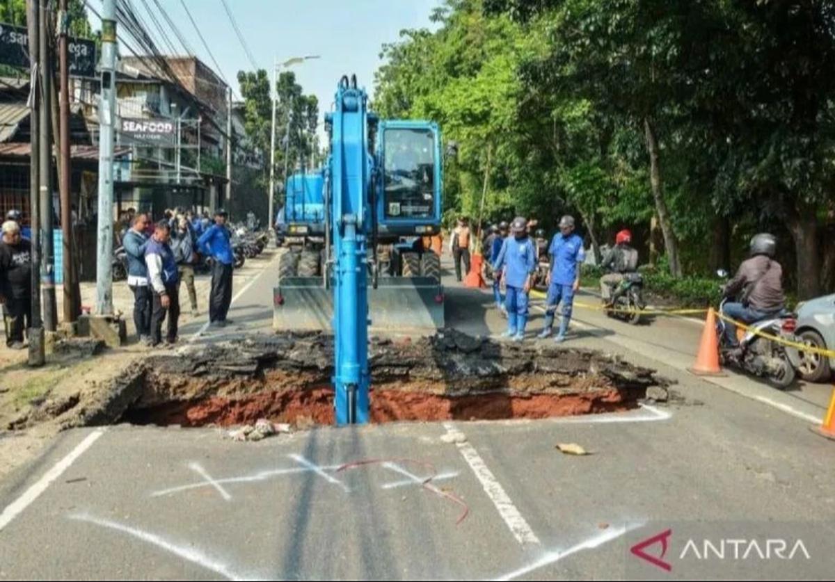 Pemkot Jaksel Alokasikan Rp380 Juta untuk Perbaikan Saluran Amblas Lenteng Agung, Target Dua Pekan Tuntas