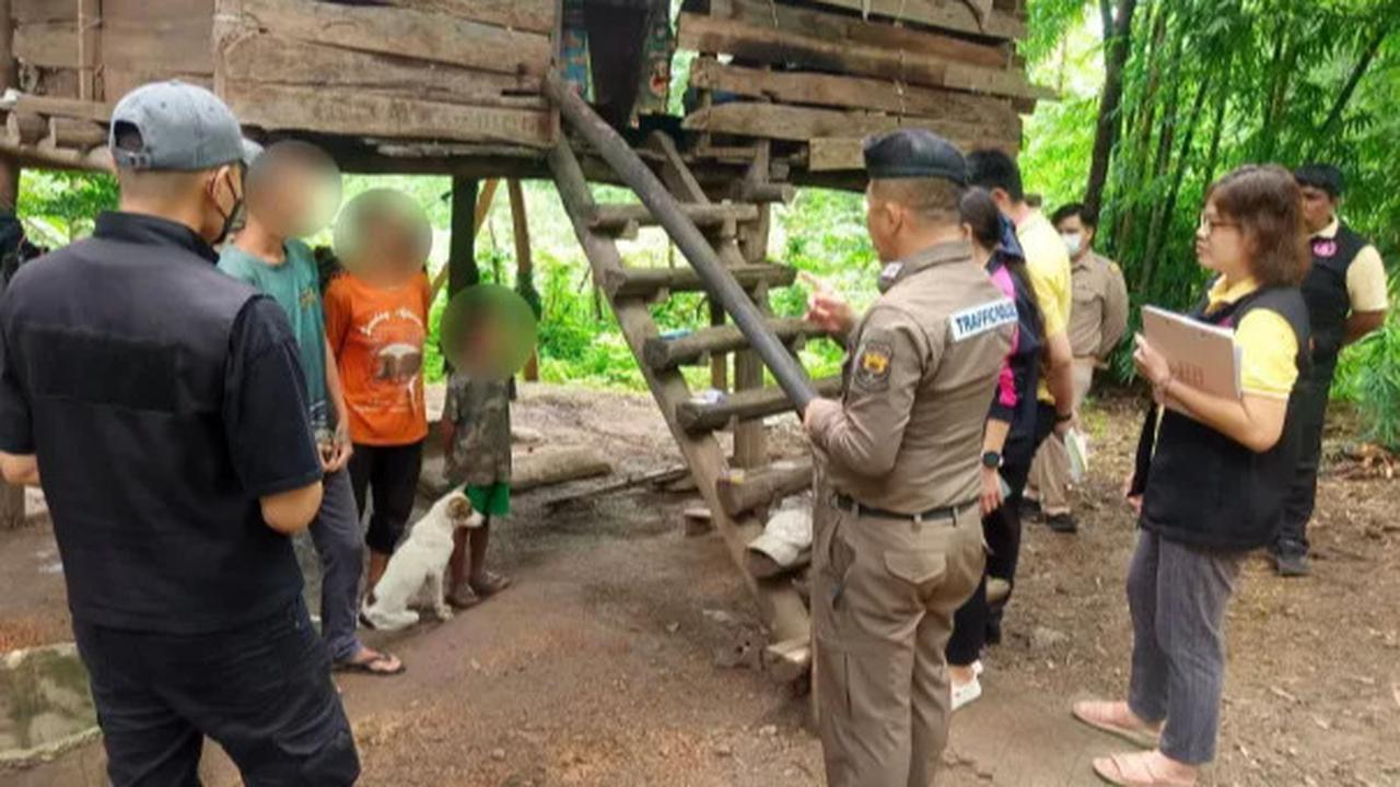 bocah thailand hanya menggonggong
