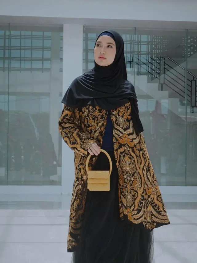 Jadi Istri Bupati, Ini 6 Potret Chacha Frederica Setia Dampingi Suami