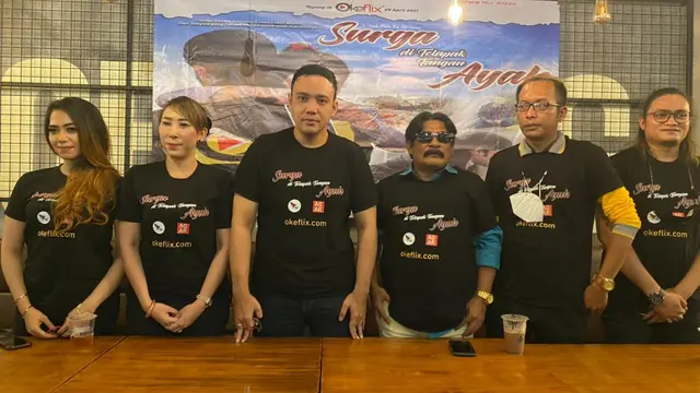 Henny Mona dan Sandy Tumiwa berkolaborasi di dunia akting. Keduanya bakal tampil dalam sebuah cerita film.