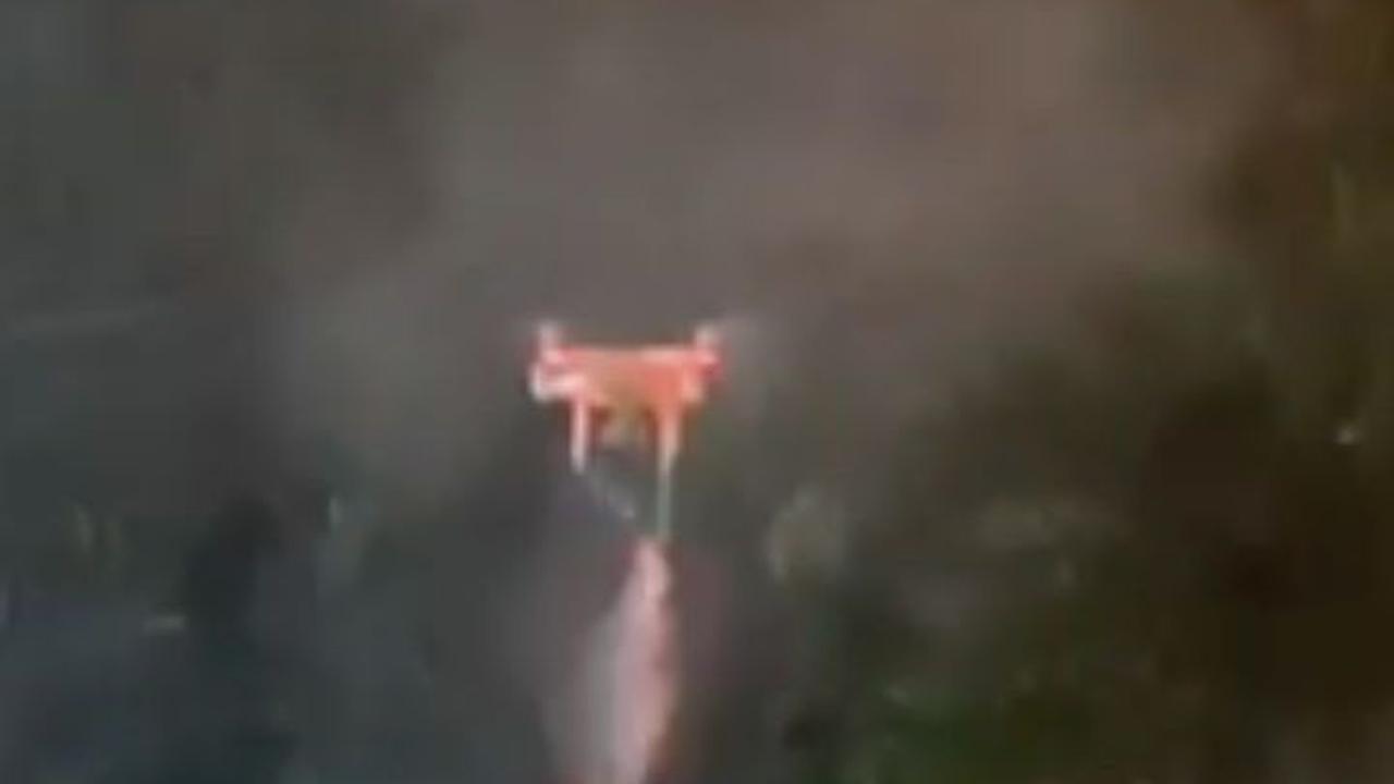 Usut punya usut, dalam narasi video itu tertulis awal mula drone menembakan petasan.