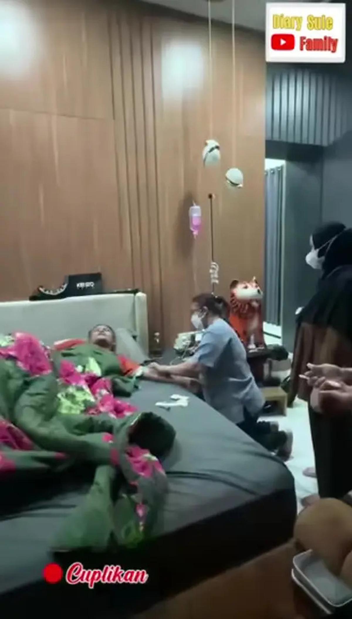 8 Potret Kamar Tidur Sule Selama Dirawat di Rumah, Interior Modern Furnitur Mewah