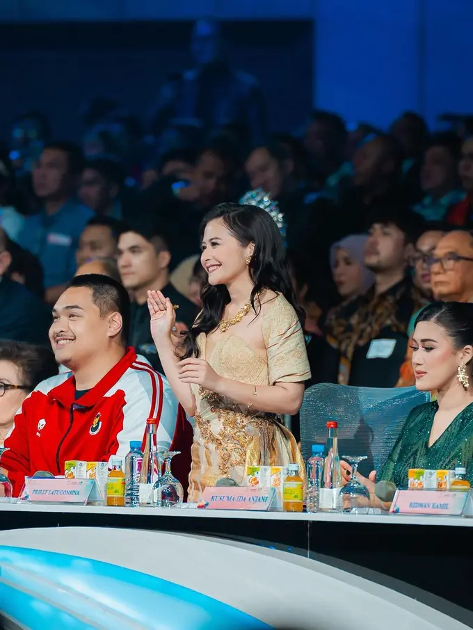 Prilly Latuconsina jadi salah satu juri di pemilihan Puteri Indonesia 2024. [Foto: Instagram/prillylatuconsina96]
