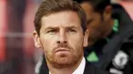 Ekspresi manajer Chelsea Andre Villas-Boas jelang kick-off laga lawan Stoke City di pekan pertama Liga Premier yang berlangsung di The Brittannia Stadium, Stoke-on-Trent, 14 Agustus 2011. Skor 0-0. AFP PHOTO / IAN KINGTON