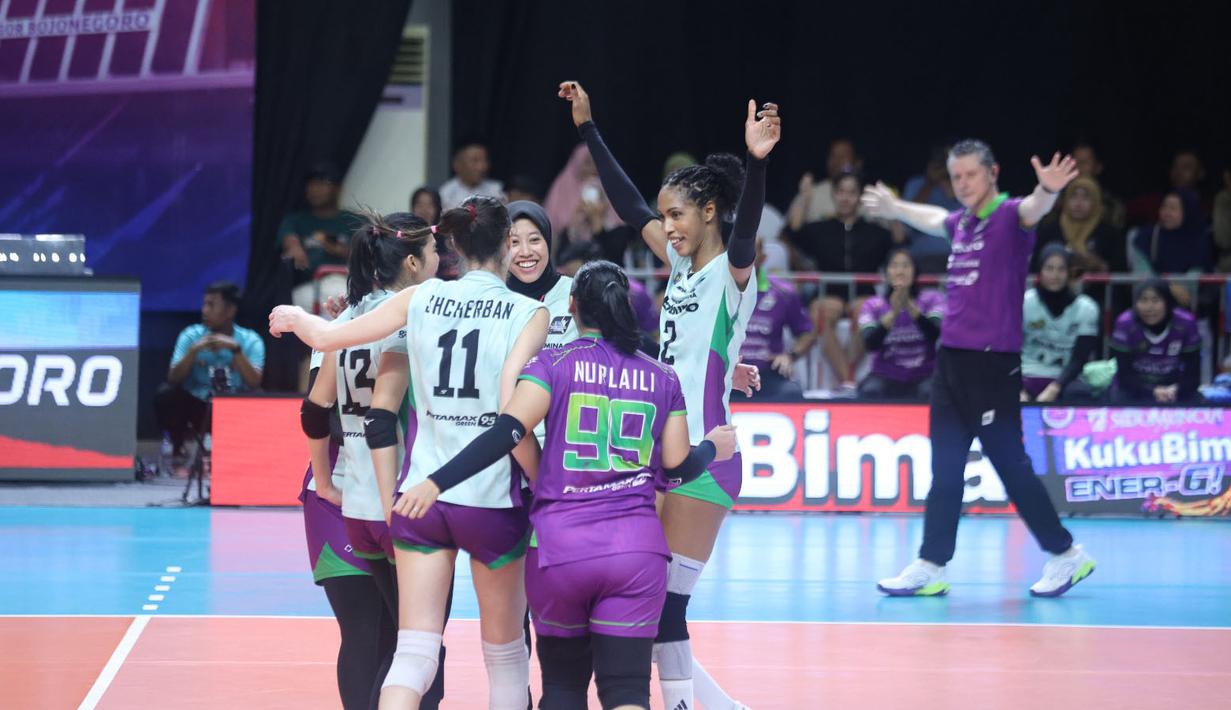 Juara bertahan Jakarta Pertamina Enduro (JPE) semakin kukuh sebagai pimpinan klasemen setelah sukses mengalahkan Jakarta Popsivo Polwan. (Dok. PBVSI)