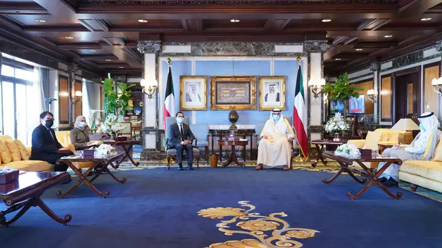 Pertemuan antara Perdana Menteri Kuwait, Sheikh Sabah Khaled Al Hamad Al Sabah dan Duta Besar Indonesia untuk Kuwait, Tri Tharyat. (Foto: Kemlu RI)