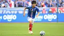 Pemain Yokohama Marinos, Riku Yamane menggiring bola saat laga J League pada 29/04/2023. (Dok. J-League)