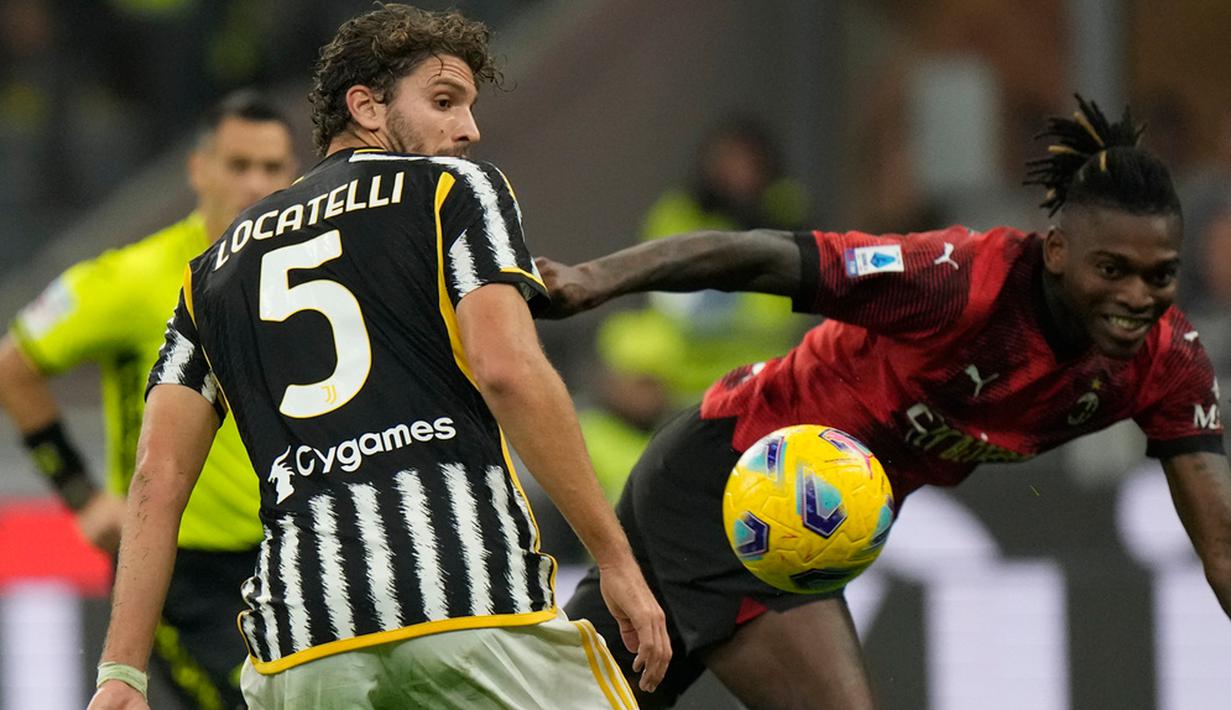 Juventus berhasil menaklukkan AC Milan 1-0 pada laga pekan kesembilan Liga Italia 2023/2024. Gol kemenangan tim tamu dilesakkan Manuel Locatelli. (AP Photo/Luca Bruno)