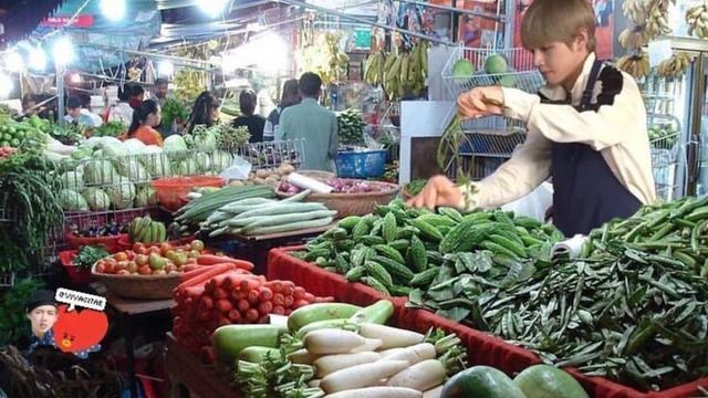 6 Editan Foto Idol K-Pop saat Jadi Penjaga Warung, Kocak Banget