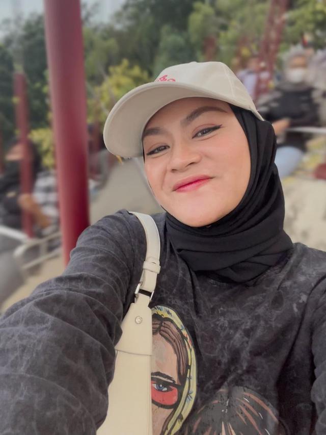 6 Potret Terbaru Yunita Lestari Mantan Istri Daus Mini, Perubahannya Bikin Pangling