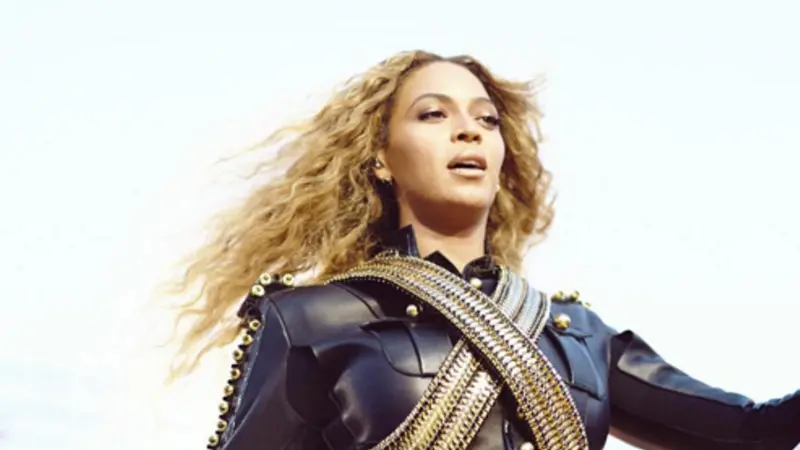 Beyonce Beri Penghormatan Tokoh Muslim Amerika di Super Bowl