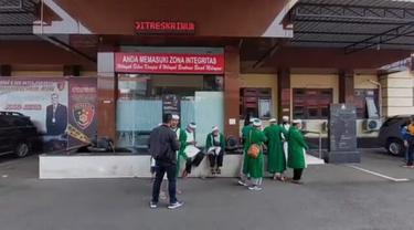 Anggota Khilafatul Muslimin Surabaya Raya di Polda Jatim (Liputan6.com/istimewa)