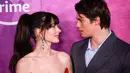 Penampilan Nicholas Galitzine dan Anne Hathaway dalam The Idea of You bisa disaksikan di Prime pada 2 Mei. (KENA BETANCUR / AFP)