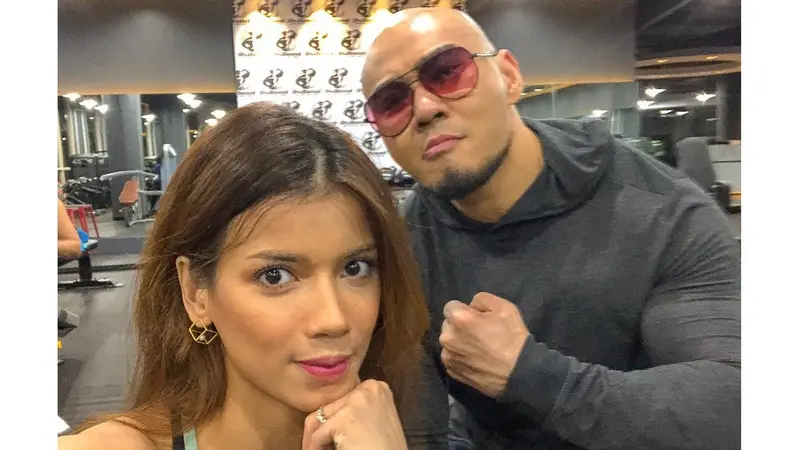 Potret mesra Deddy Corbuzier dan Sabrina Chairunnisa