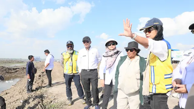 Wakil Menteri Dalam Negeri (Wamendagri) Ribka Haluk mendampingi Wakil Menteri Pekerjaan Umum (PU) Diana Kusumastuti meninjau sejumlah pembangunan infrastruktur strategis di Papua. (Dok. Istimewa)
