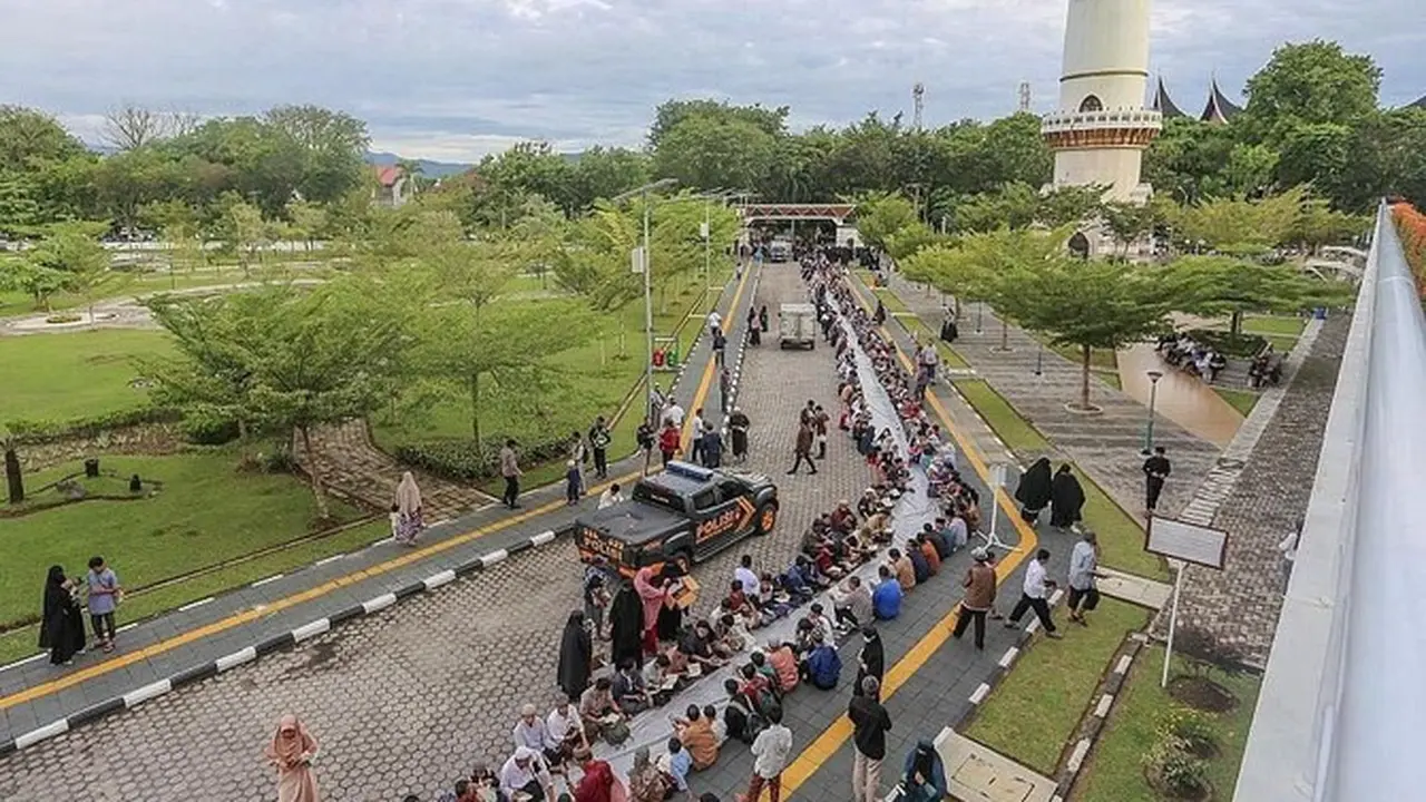 Arab Saudi melakukan buka puasa terpanjang di dunia lokasinya di Padang, Indonesia (Source: SPA)