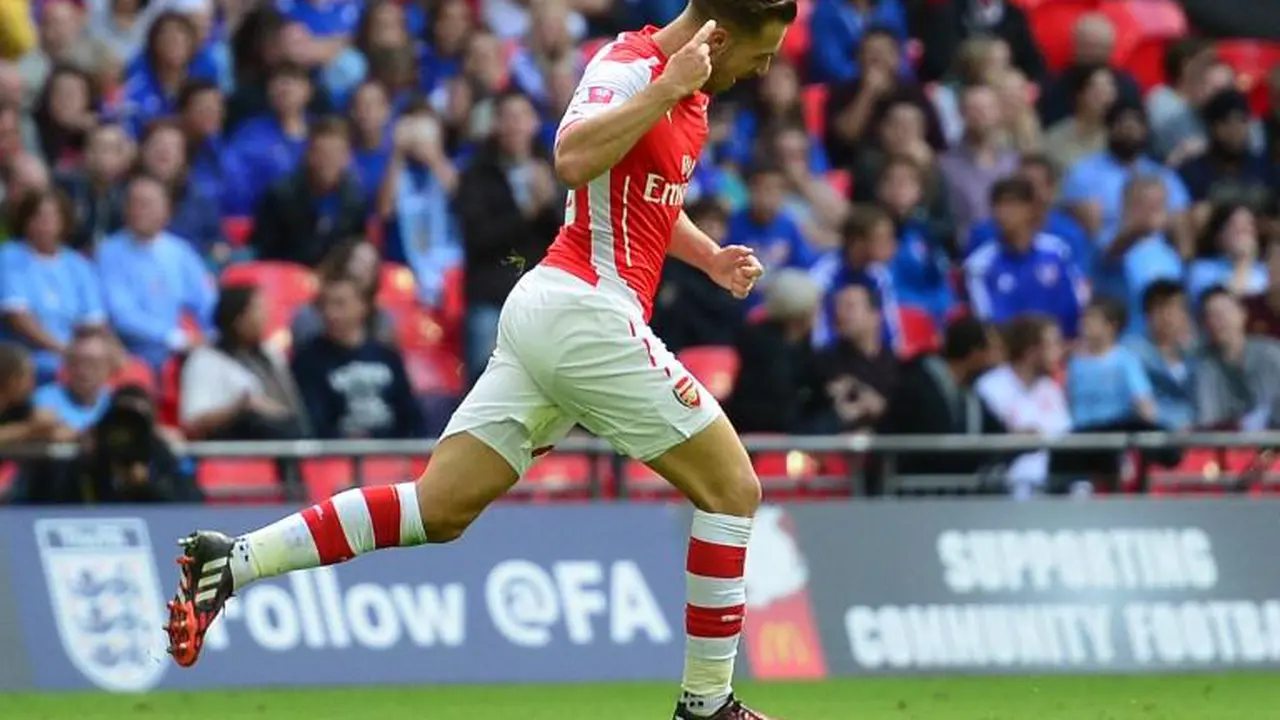 Aaron Ramsey Cetak Gol