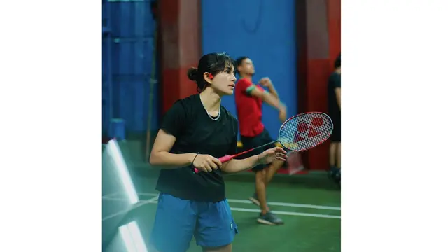 Potret Gaya Sporty Sintya Marisca