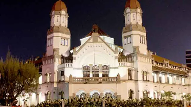 Parade Busana Pengantin Bikin Lawang Sewu Masuk Rekor MURI