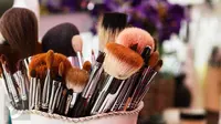 Berikut tujuh jenis kuas makeup dan fungsinya yang belum Anda ketahui. (Foto: iStockphoto)