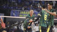Tim putra Jatim mengalahkan Jabar 3-1 (30-28, 23-25, 28-26, 29-27) pada final turnamen voli Piala Kapolri 2024 di GOR Terpadu A. Yani Pontianak, Sabtu (12/10). (foto: PP PBSI)