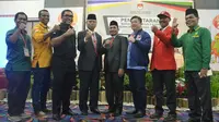 Empat pasangan bakal calon gubernur dan wakil gubernur resmi mendaftar sebagai peserta calon pilkada serentak 2018 di Maluku Utara. (Liputan6.com/Hairil Hiar)