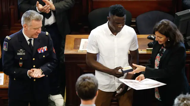 Berkat Selamatkan Balita di Prancis, Imigran Mali Dianugrahi Medali Grand Vermeil