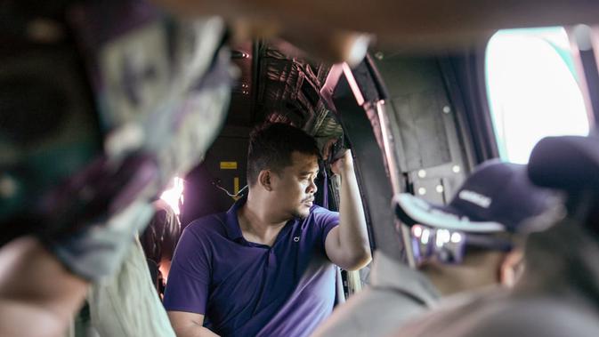 Gubernur Bobby 'Terbang' Selamatkan Tapanuli: Bantuan Logistik Tembus Daerah Terisolasi dengan Helikopter!