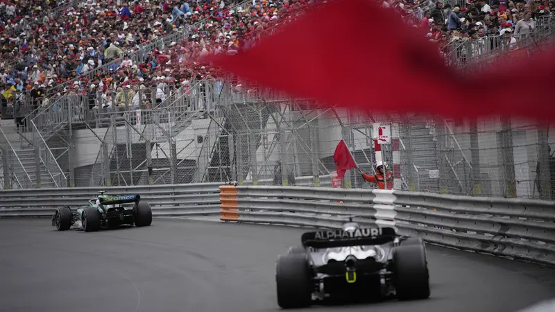 Foto: Momen Saat Mobil Mick Schumacher Terbelah Menjadi Dua, Red Flag Kedua di Formula 1 GP Monaco 2022