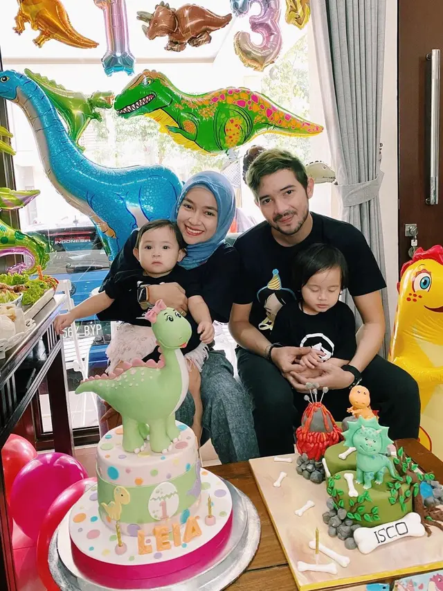 6 Potret Hangat Keluarga Donny Michael dan Aryani Fitriana, Harmonis