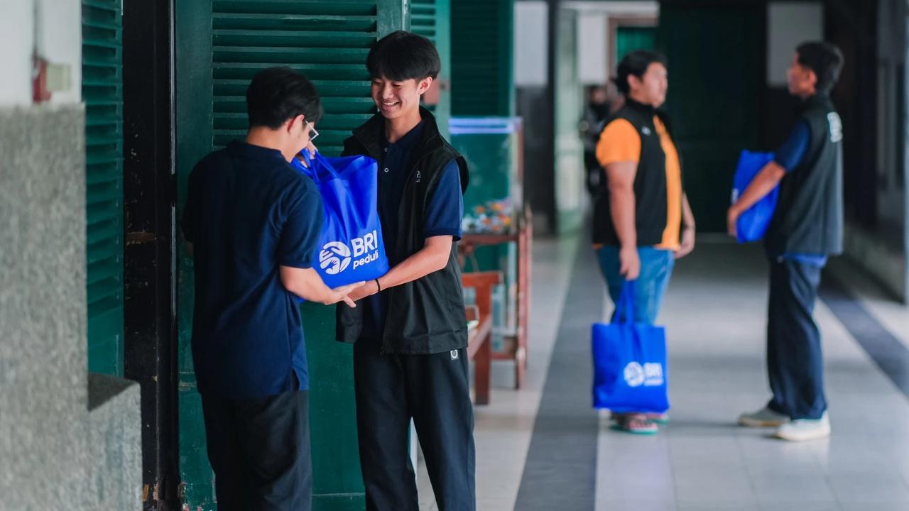 BRI Peduli Tebarkan Kasih dan Kepedulian Melalui 10.050 Paket Sembako bagi Umat Nasrani