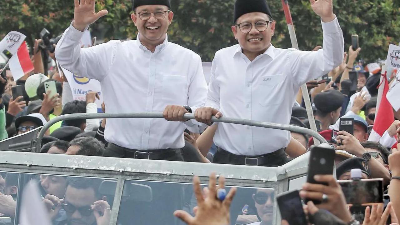 VIDEO: Momen Anies-Cak Imin Lewat Rumah Megawati saat ke KPU, Pendukung Teriak 'Anies Presiden