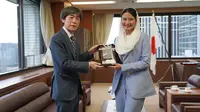 Wakil Menteri Perdagangan RI Dyah Roro Esti Widya Putri saat bertemu Wakil Menteri Hubungan Internasional Kementerian Ekonomi, Perdagangan, dan Industri (METI) Jepang Takehiko Matsuo di sela-sela rangkaian misi dagang Indonesia ke Jepang, di Tokyo, Jepang, Senin (9/6/2025).