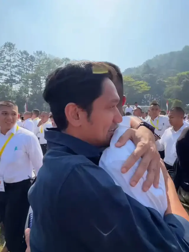 Momen Haru Ibnu Jamil Hadiri Kelulusan Sang Putra yang Lolos Akmil