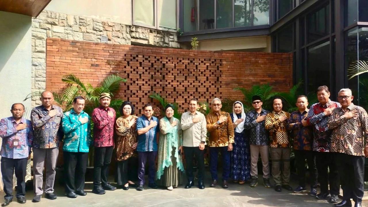 Polemik Raja Kembar Keraton Surakarta, Mangkubumi Hadir dan Purboyo Absen Diundang Menteri Kebudayaan