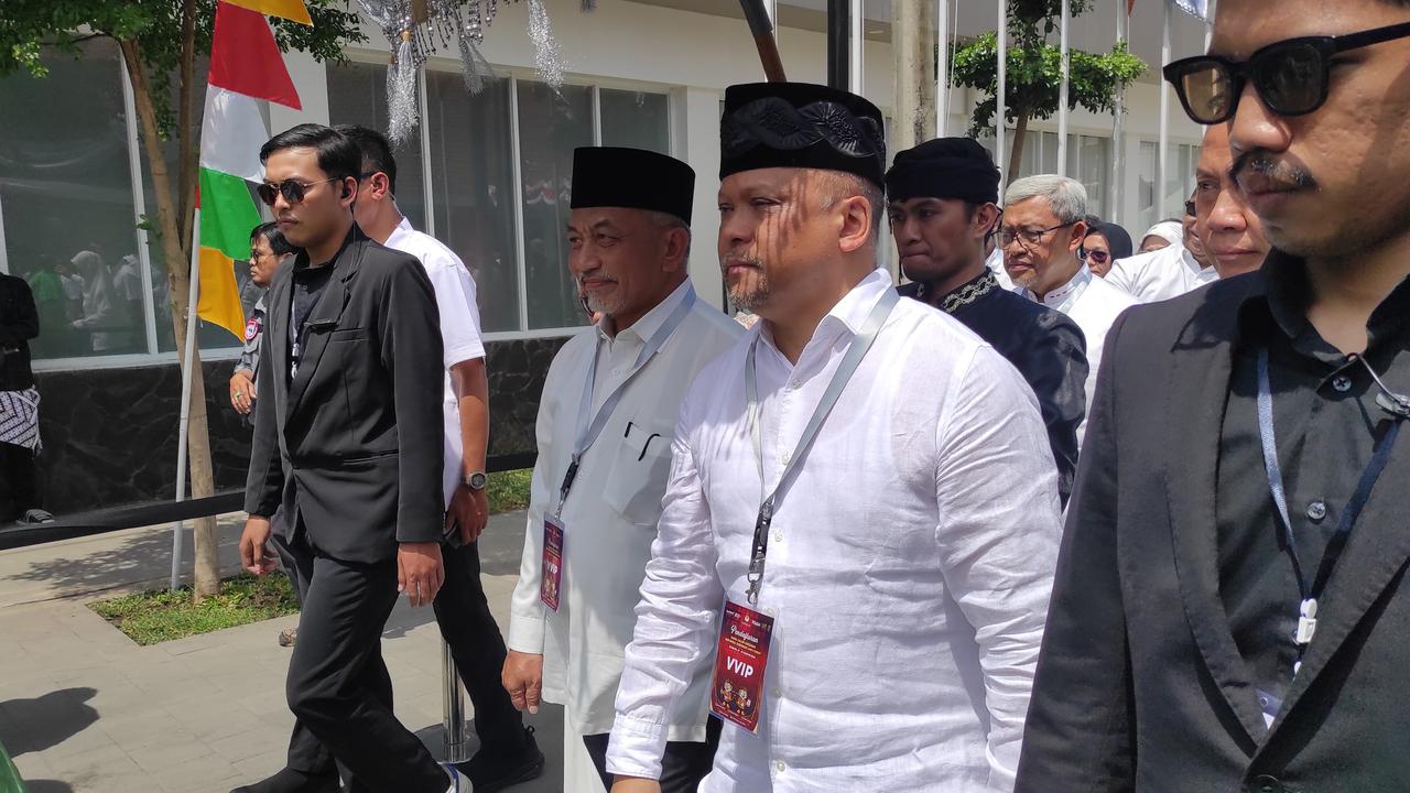 Ahmad Syaikhu-Ilham Habibie Resmi Daftar Pilkada Jabar ke KPU