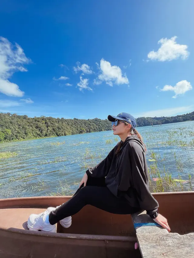 4 Bulan di Bali, Ini 6 Potrret Chelsea Olivia dan Glenn Alinskie Main di Danau