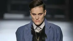 Malah dengan gaya maskulin serta gaya tomboynya, mereka berhasil menjadi model untuk merek-merek papan atas.