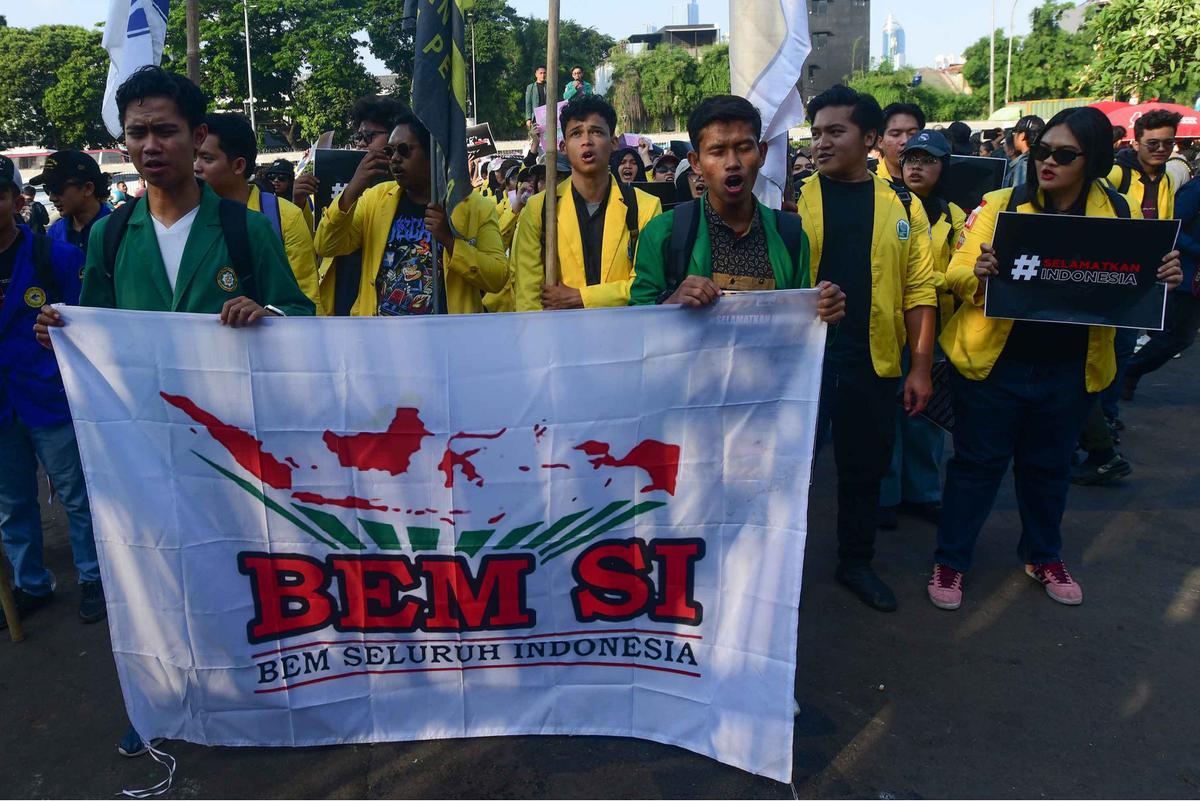 FOTO: Aksi BEM SI "Selamatkan Indonesia" di Gedung DPR