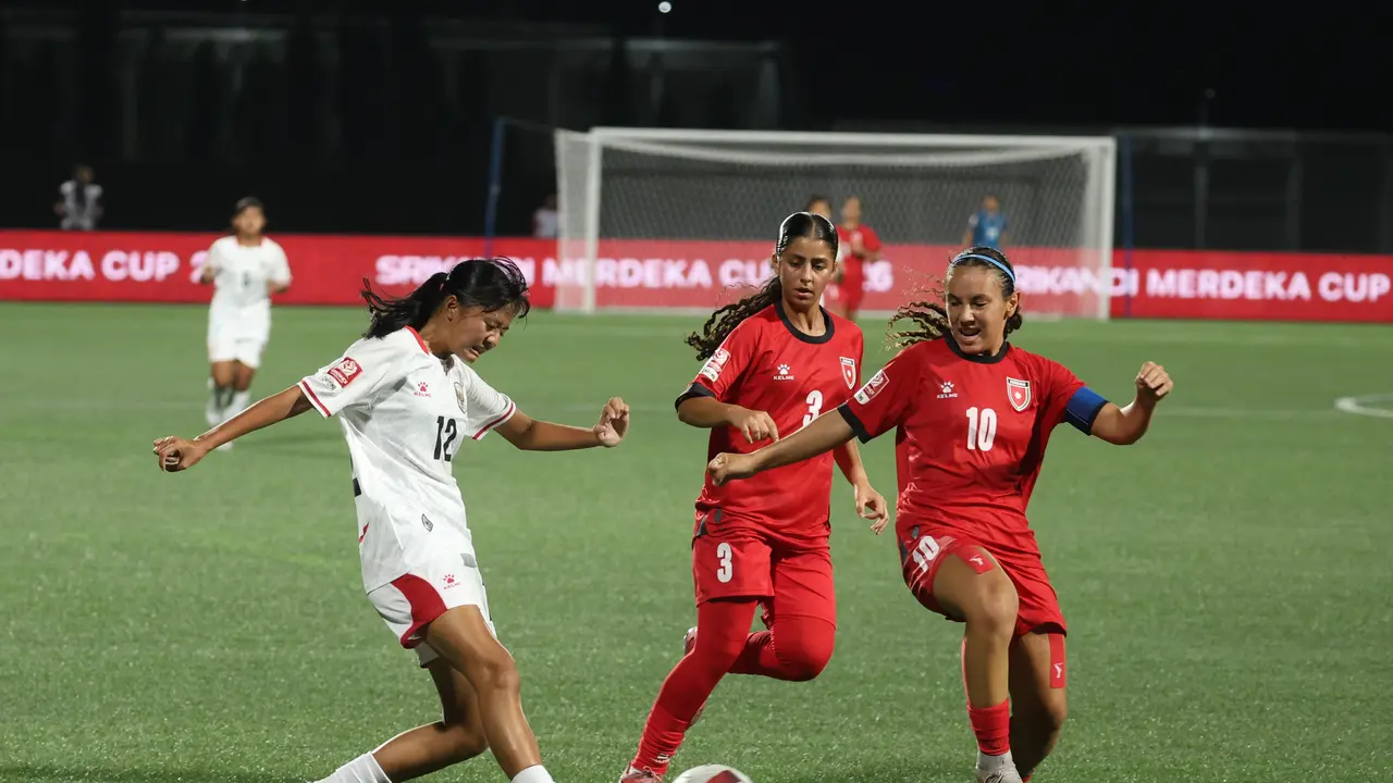 Aksi pemain Putri Nusantara melawan Yordania di babak semifinal Srikandi Merdeka Cup 2026