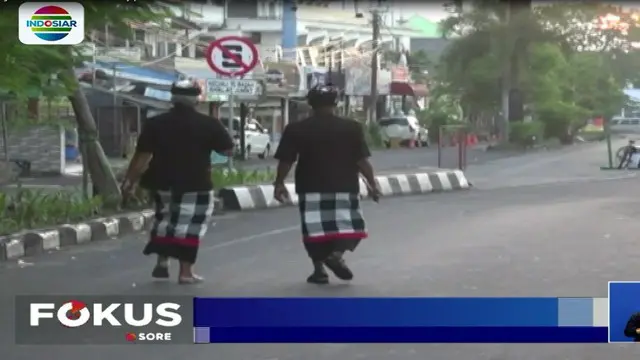 Selama pelaksanaan Hari Raya Nyepi, seluruh aktivitas warga terhenti, termasuk layanan di Bandara I Gusti Ngurah Rai, jalan tol, hingga di Pelabuhan Ketapang.