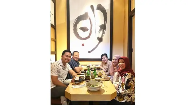 Keduanya sudah saling mengenal dengan keluarga masing-masing.