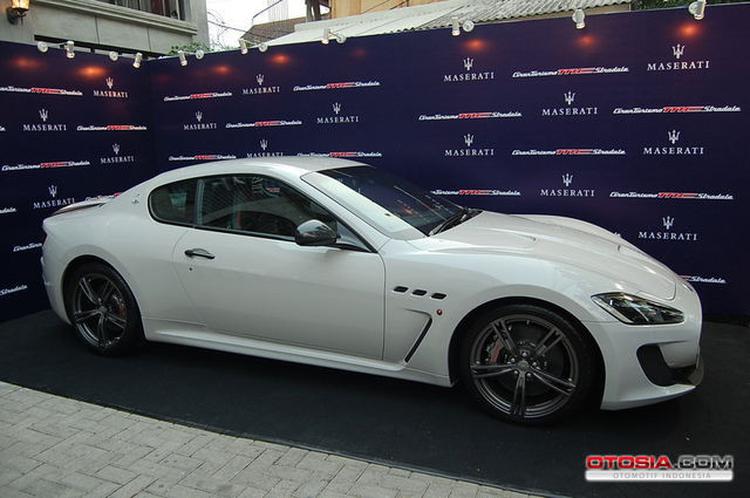 Maserati GRANTURISMO MC Stradale 2020 салон