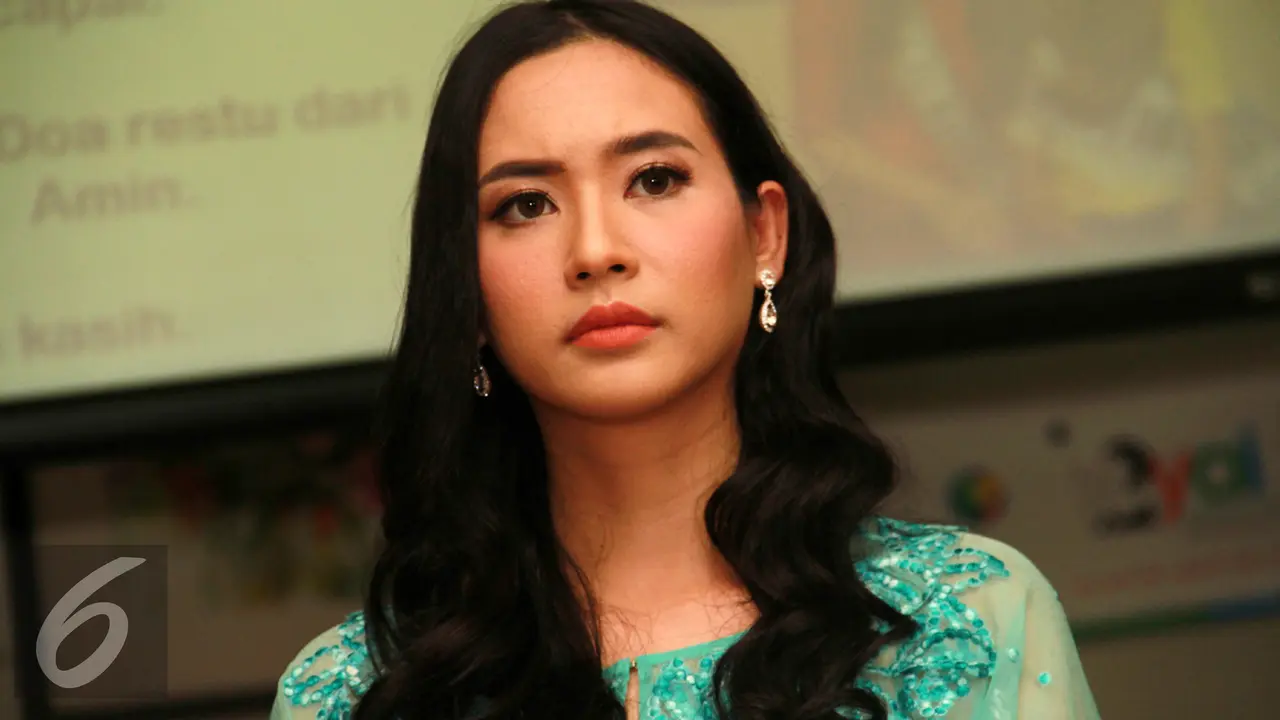 Elvira Devinamira