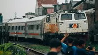Tips Perjalanan Naik KA Kedungsepur. (Gambar: Salman Rameli/Unsplash)