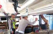 Polres Situbondo Gelar Inspeksi Kelayakan Angkutan Umum Jelang Mudik Lebaran