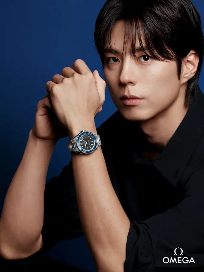 Park Bo-gum Resmi Jadi Brand Ambassador OMEGA, Pancarkan Maskulinitas Elegan Lewat Jam Tangan Rp153 Juta