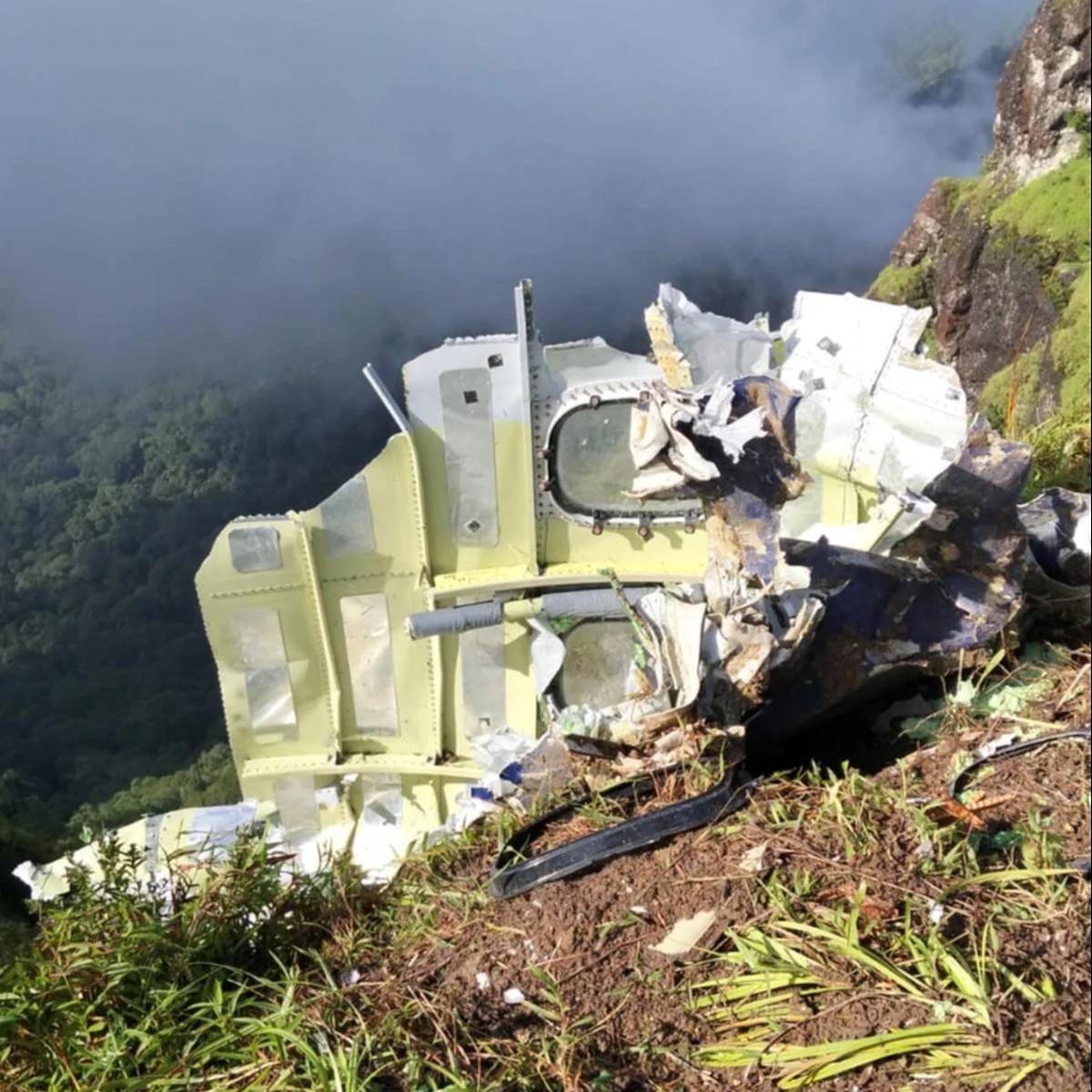 Serpihan pesawat atr 42-500 hilang kontak di maros