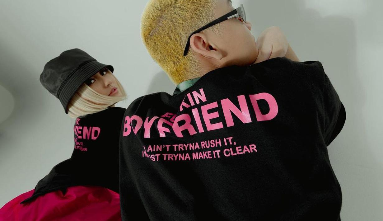 Agnez Mo merilis koleksi terbaru lini fashion-nya ANYE Merch bertajuk 'Fuckin Boyfriend' (Foto: Instagram @anyemerch)